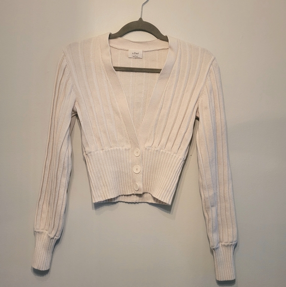Aritzia | Small Plunge Cardigan - Picture 3 of 7